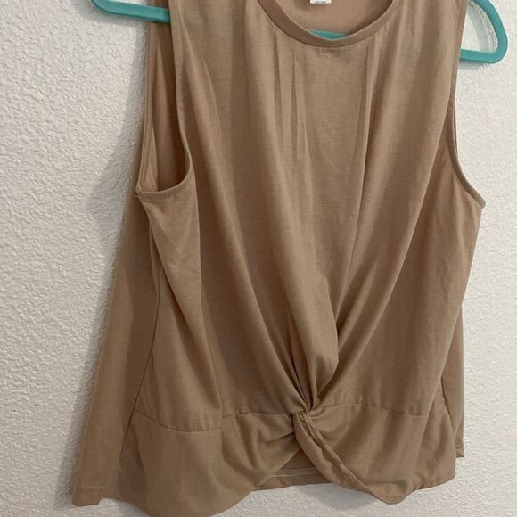 NWOT-pixie lady tan twist front tank size 1X - Picture 2 of 6
